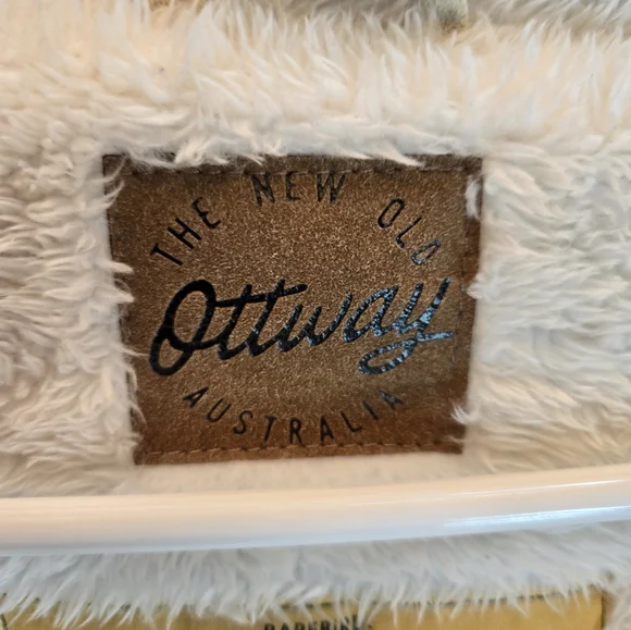 Tan and Brown Women's Jacket - Picture 5 of 16